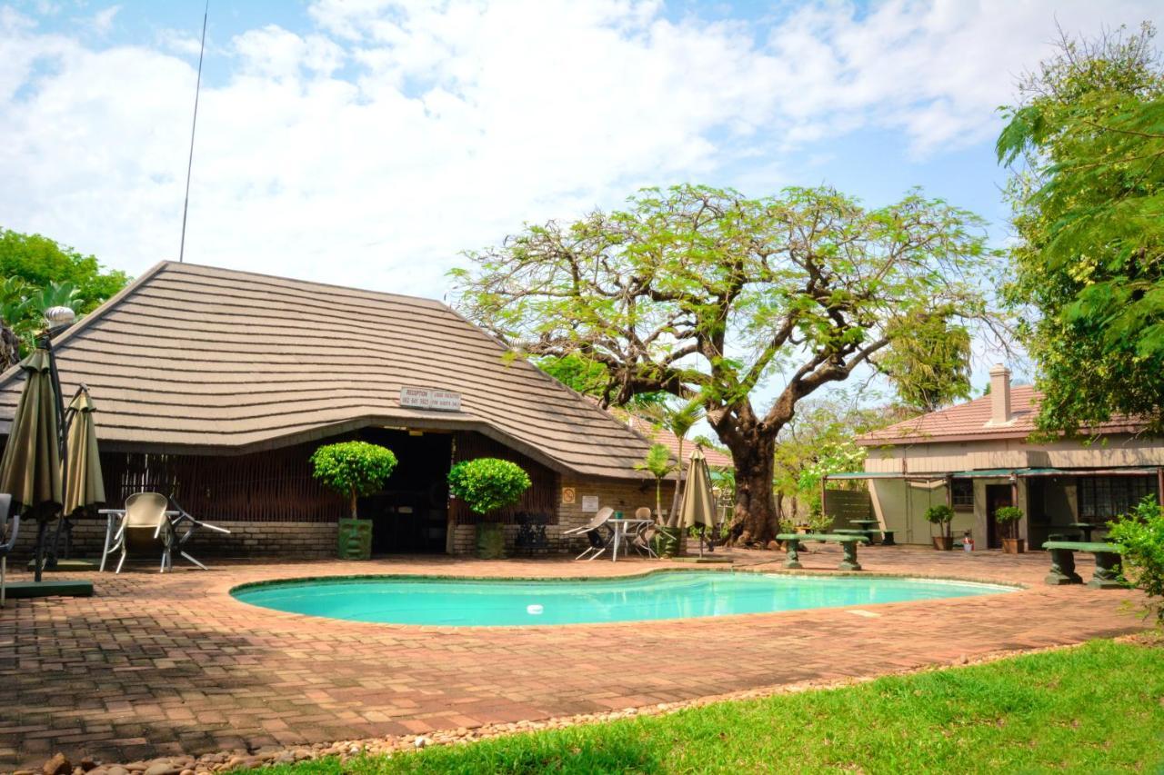 Sundown Lodge โคมาติพอร์ต ภายนอก รูปภาพ